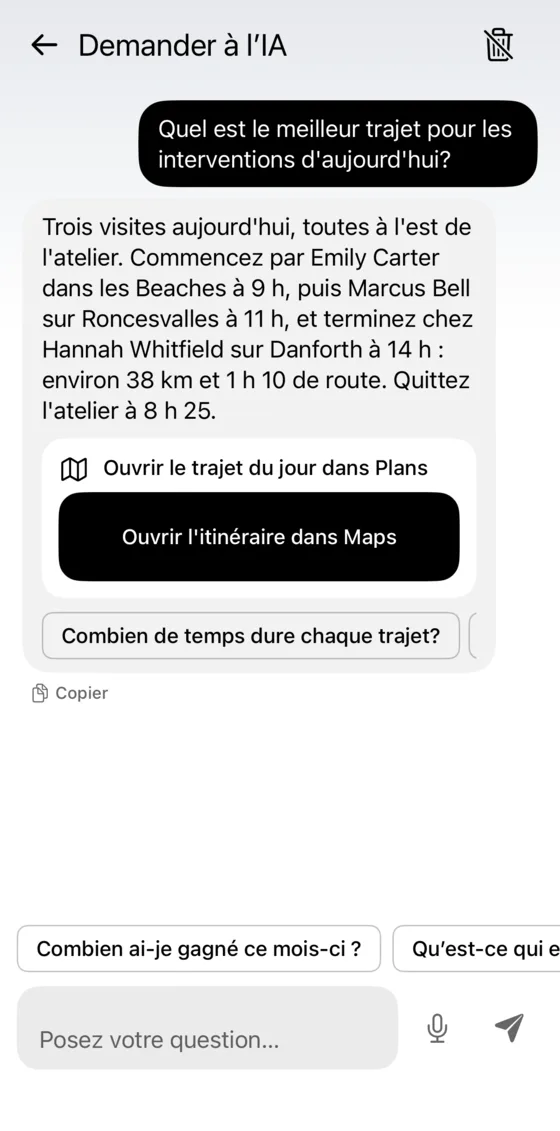 Ask AI qui planifie le meilleur trajet pour les trois visites du jour, avec Ouvrir le trajet dans Plans
